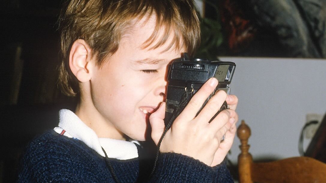 Klaas Pelser met analoge camera in de jaren '80